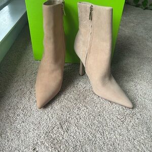 Steve Madden Tan Heeled Boots